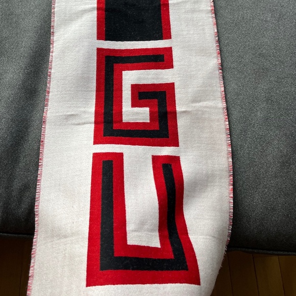 Gucci Ivory/Black Wool/Silk Scarf NWT - Picture 2 of 12